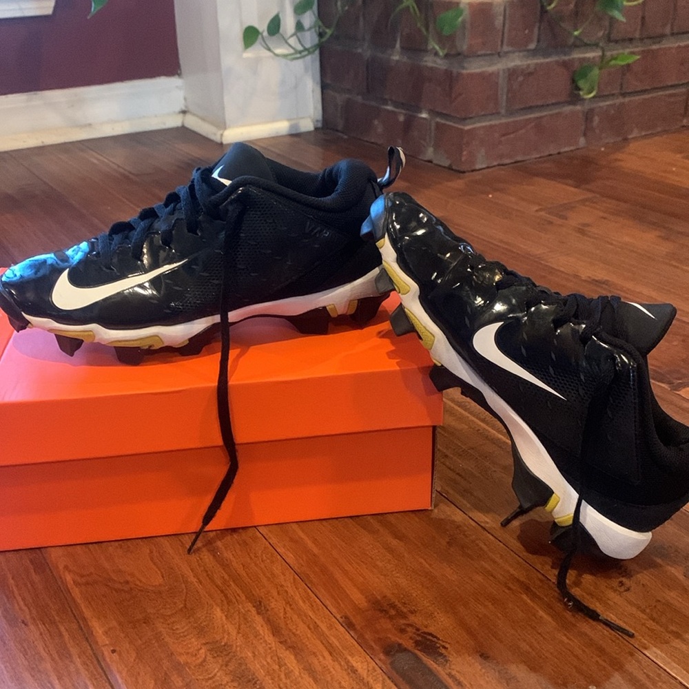EUC!! Nike Vapor Fastflex Cleats (YOUTH) - Picture 2 of 9